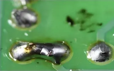 what is solder bridges
