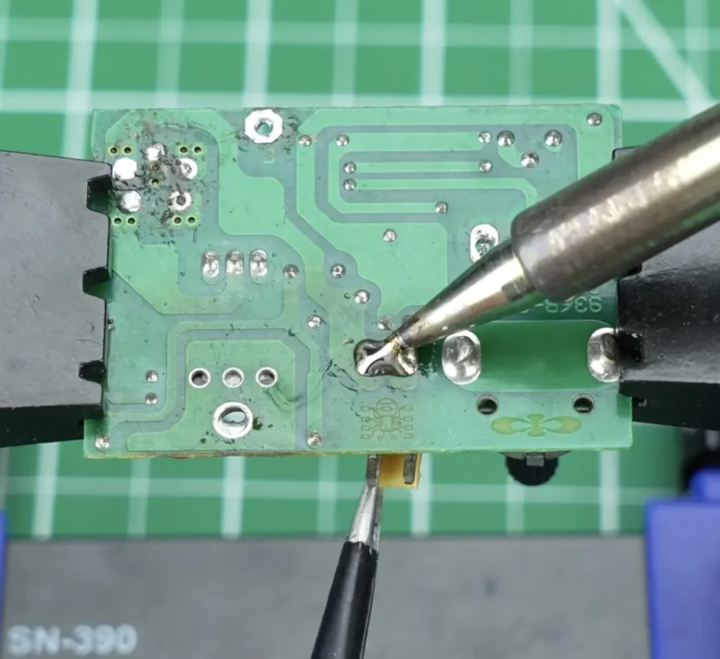 desoldering